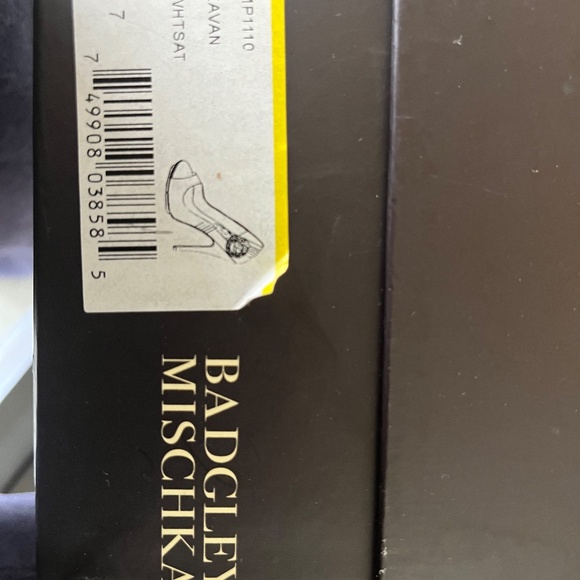 NIB Badgley Mischka Eavan Open Toe Wedding White Satin Pumps/Heels - Picture 13 of 13